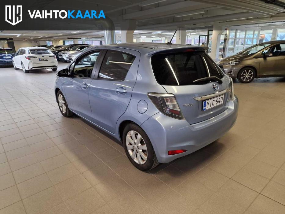 TOYOTA Yaris 2012