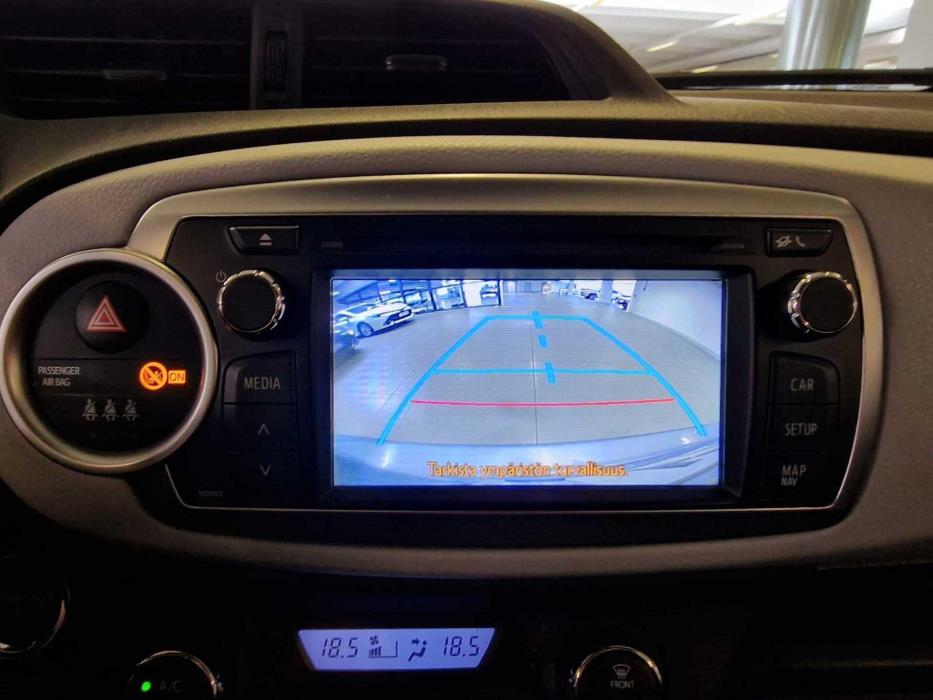 TOYOTA Yaris 2012