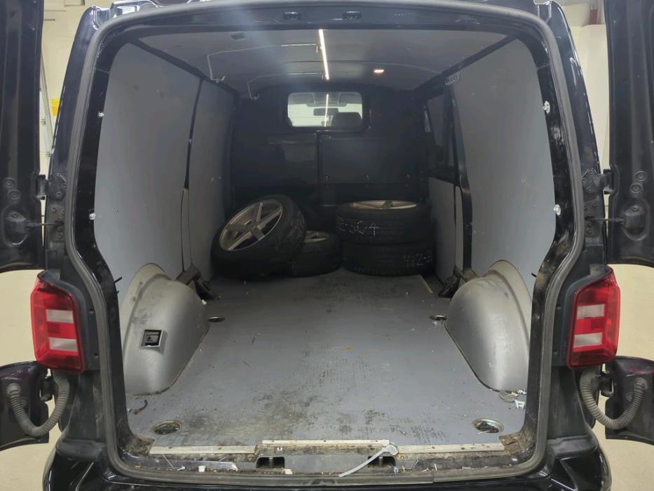 VOLKSWAGEN Transporter 2016