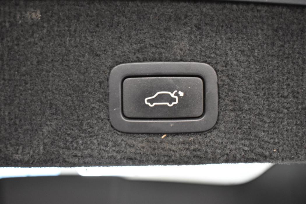 VOLVO V70 2011