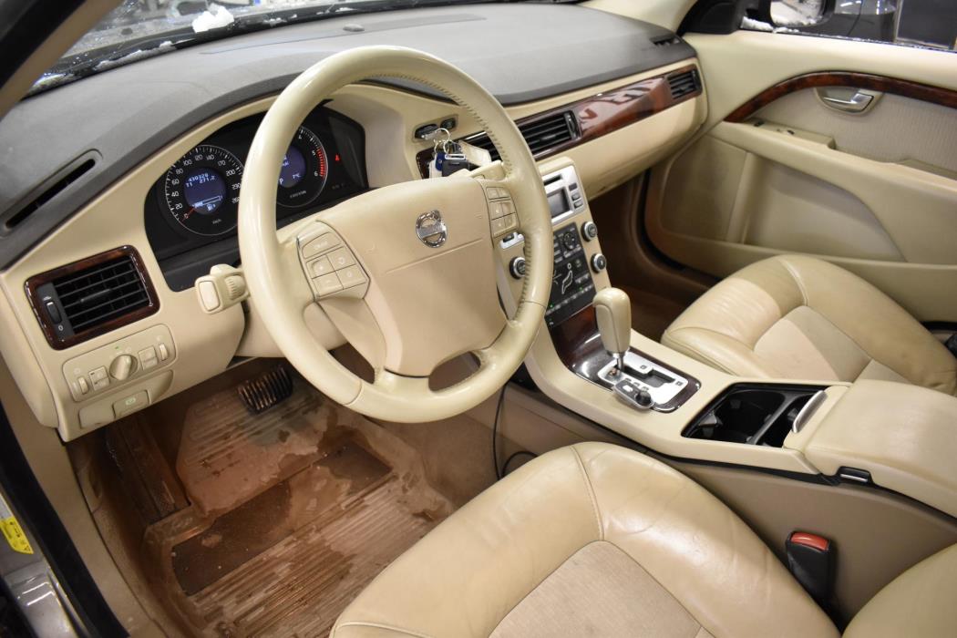 VOLVO V70 2008