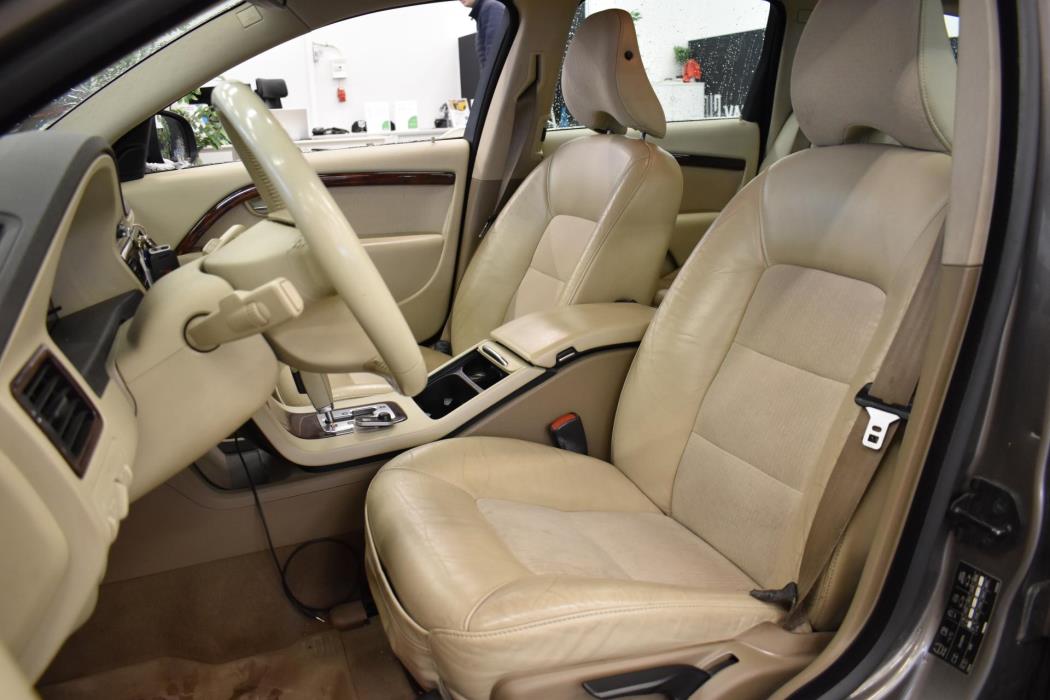 VOLVO V70 2008