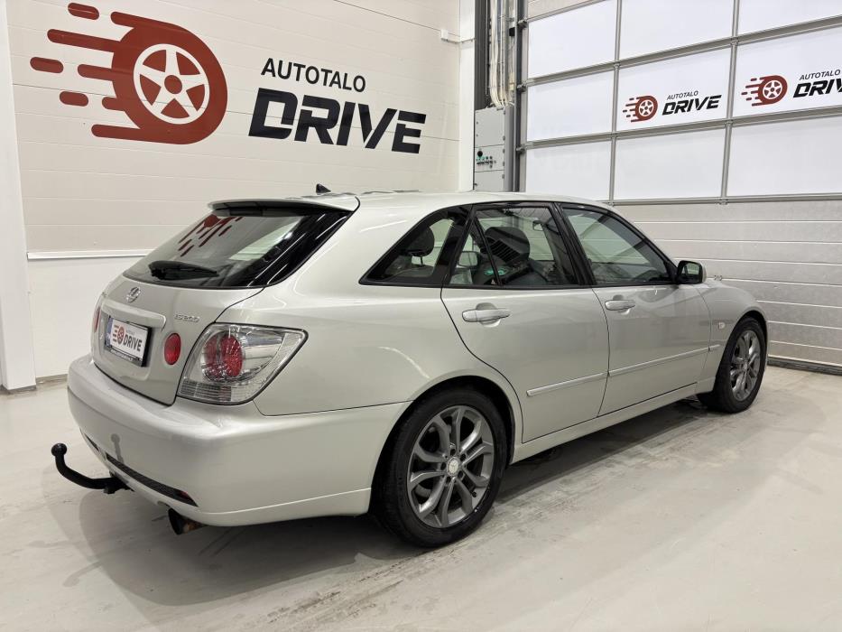 LEXUS IS 2003