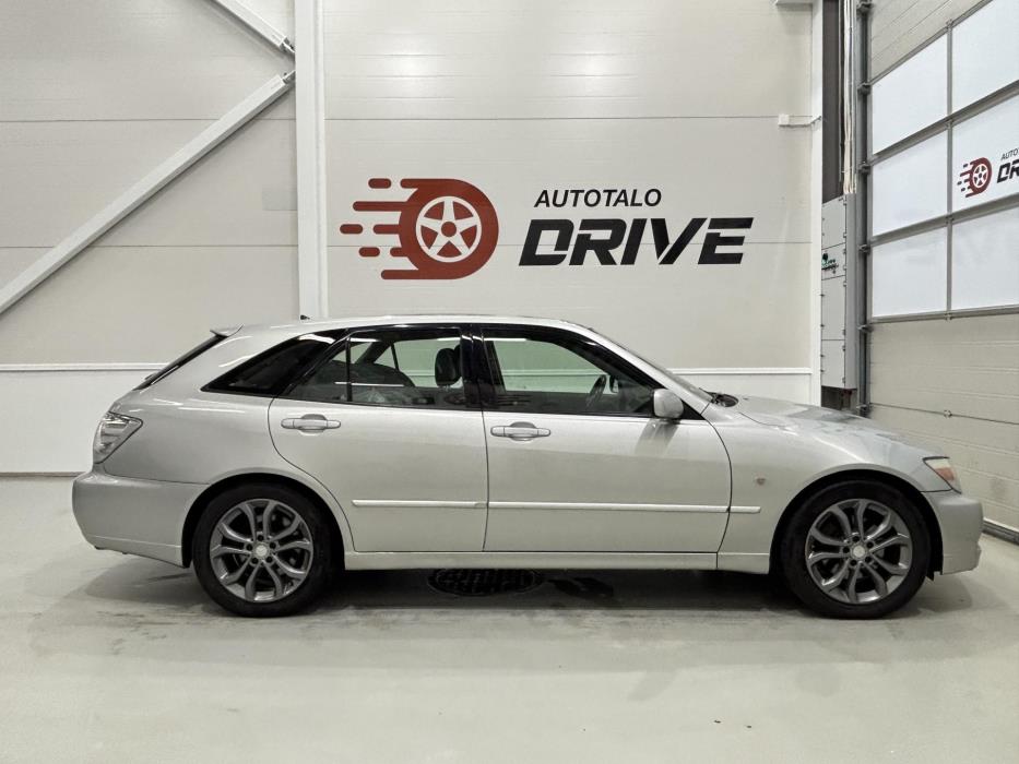 LEXUS IS 2003
