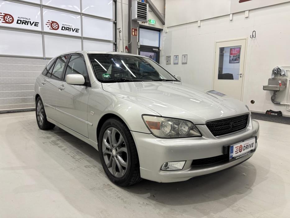 LEXUS IS 2003