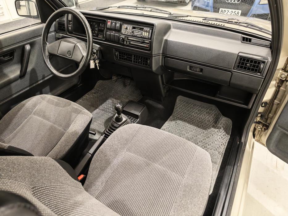 VOLKSWAGEN Golf 1988