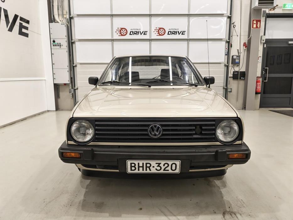 VOLKSWAGEN Golf 1988