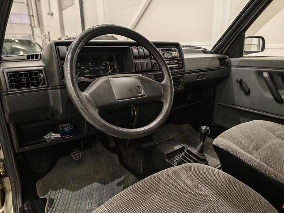 VOLKSWAGEN Golf 1988