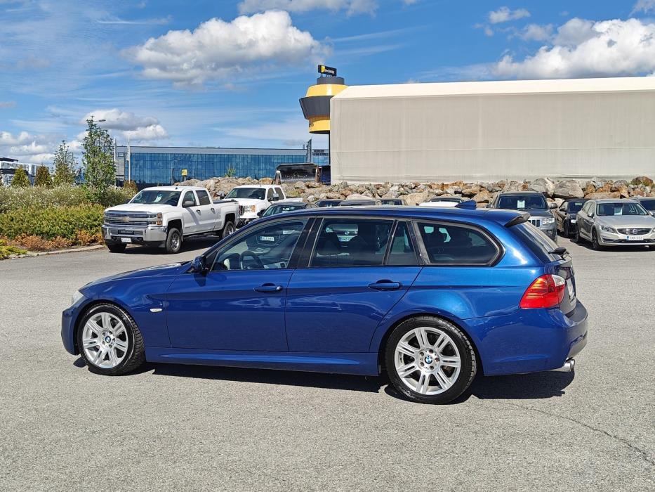 BMW 330 2007
