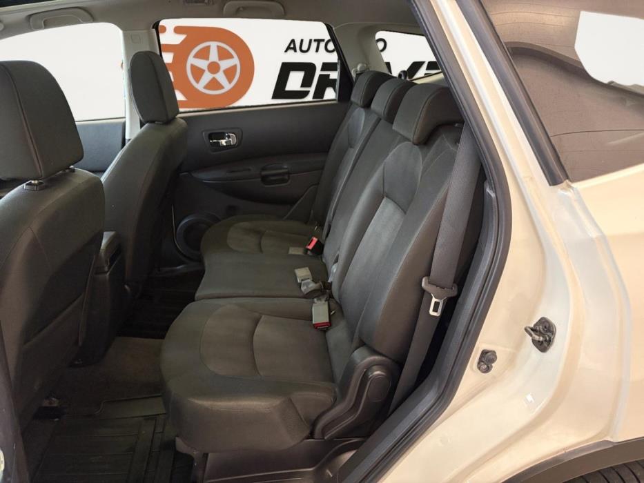 NISSAN Qashqai+2 2011