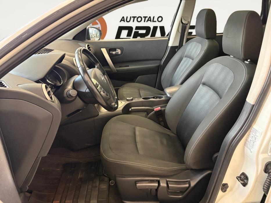NISSAN Qashqai+2 2011