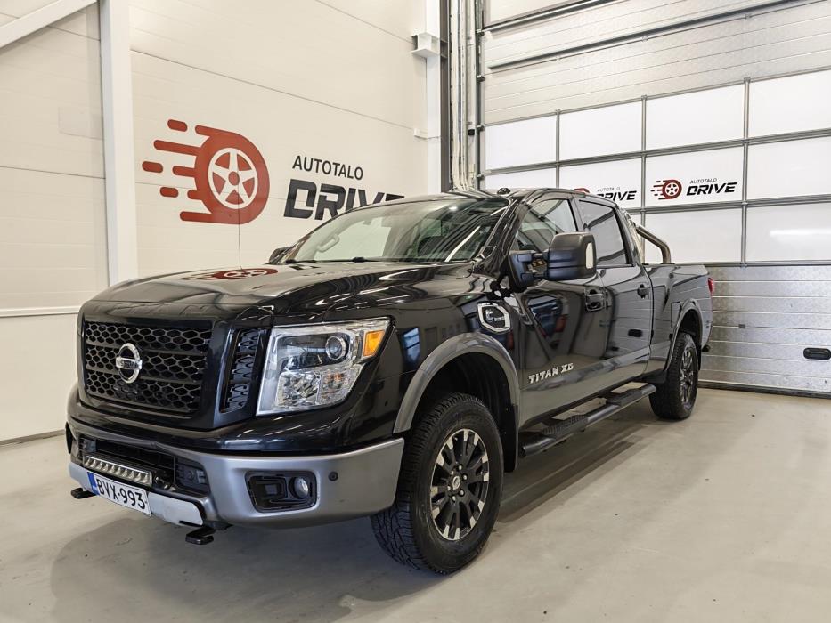 NISSAN Titan 2017
