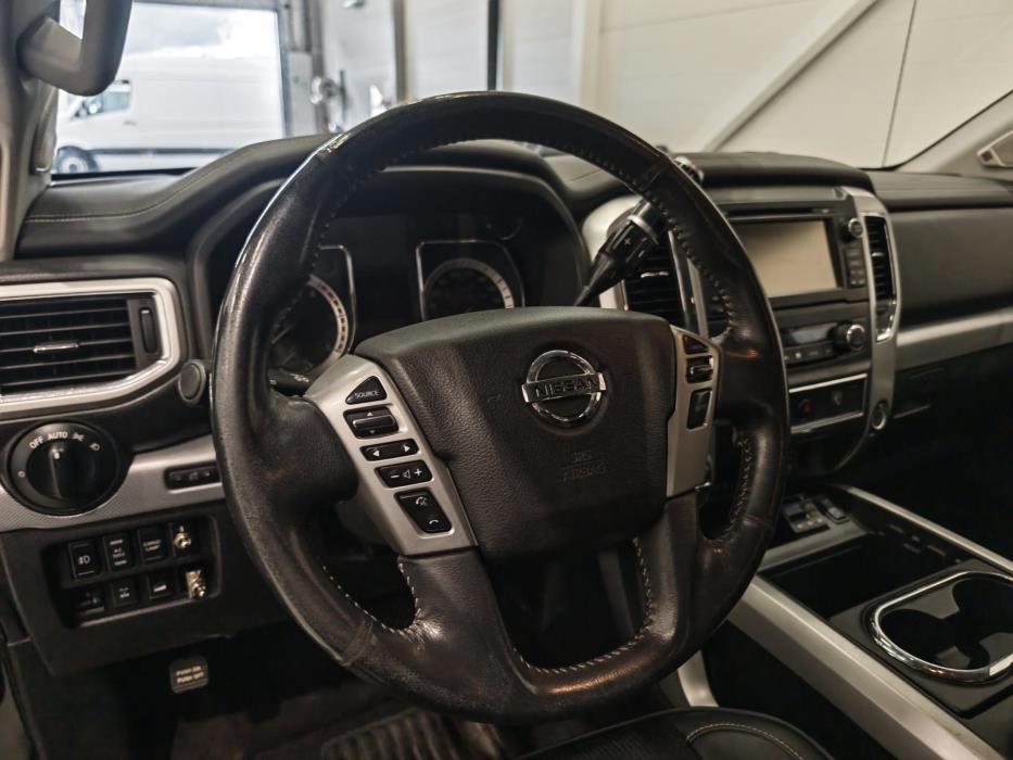 NISSAN Titan 2017