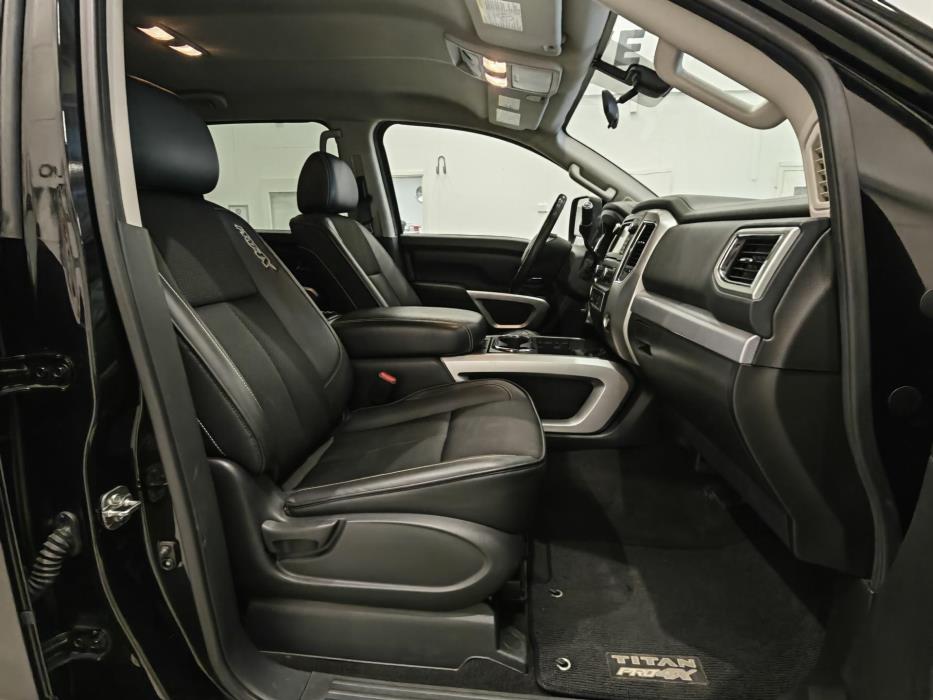NISSAN Titan 2017