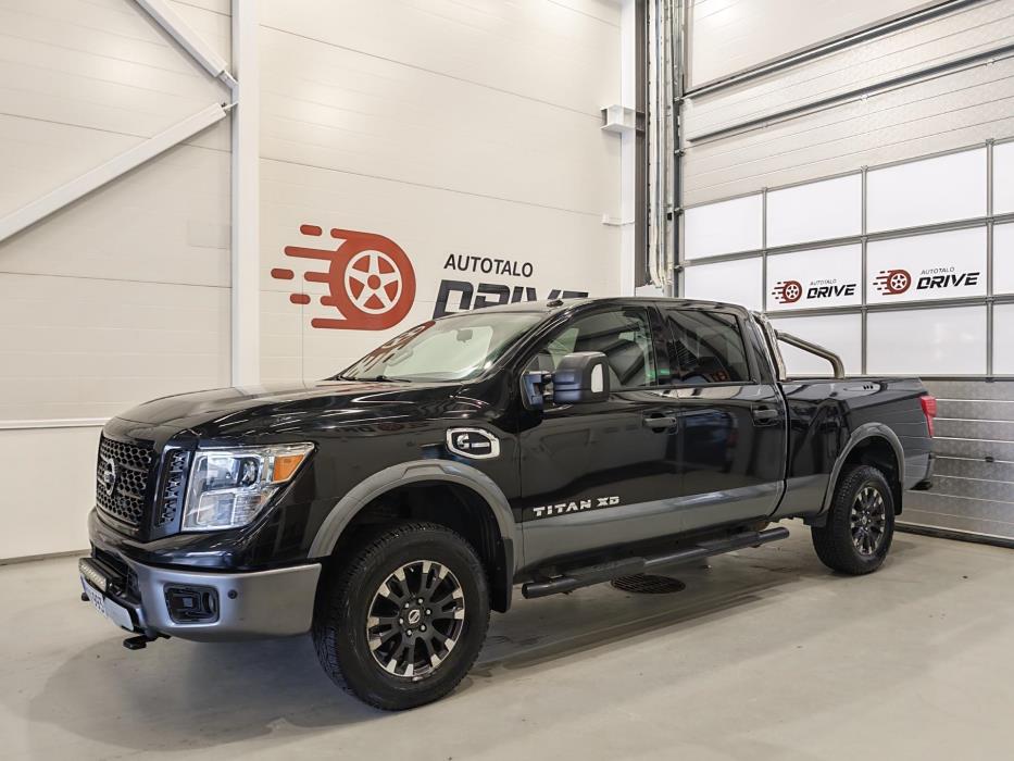 NISSAN Titan 2017