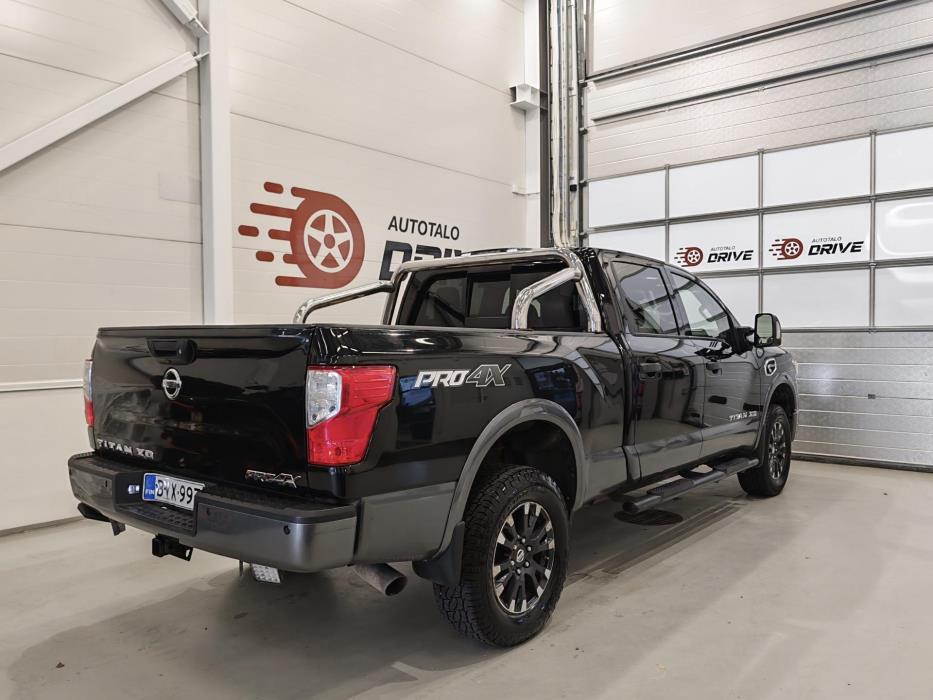 NISSAN Titan 2017