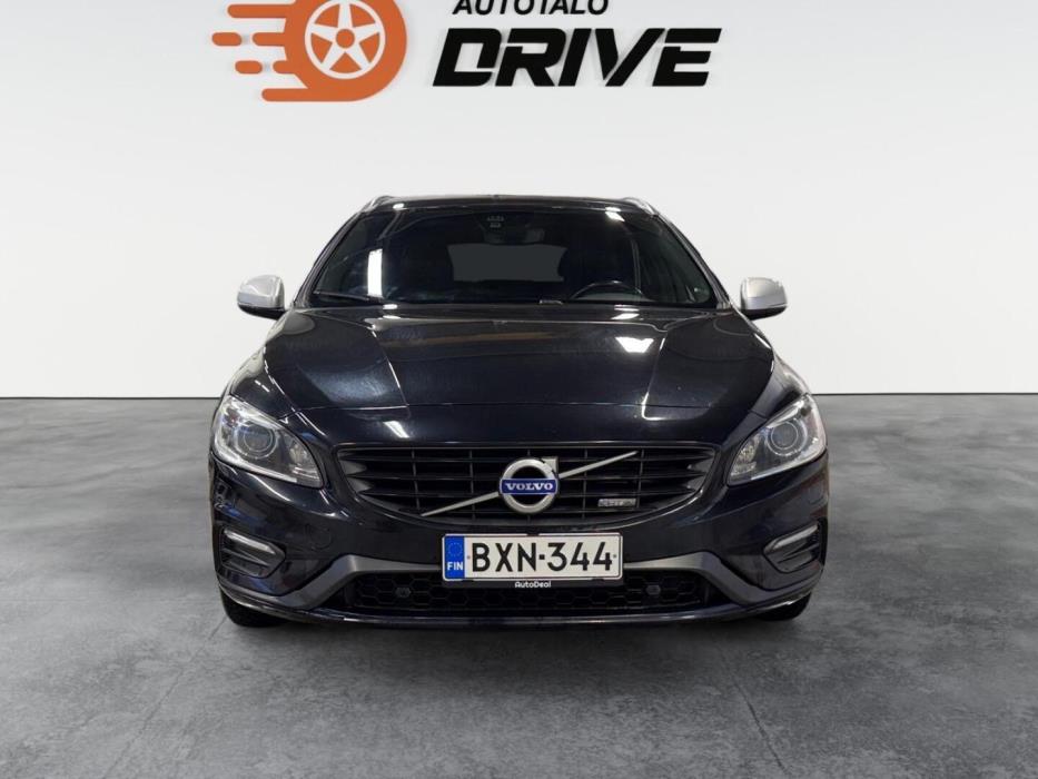 VOLVO V60 2015
