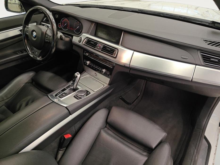 BMW 730 2015