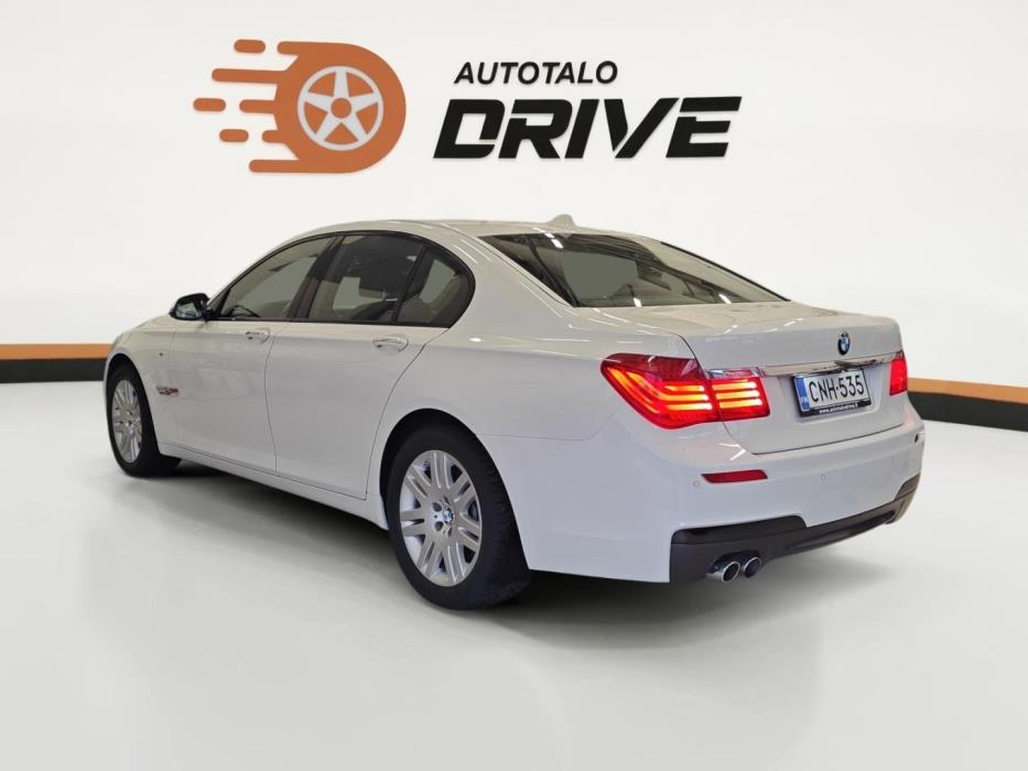 BMW 730 2015
