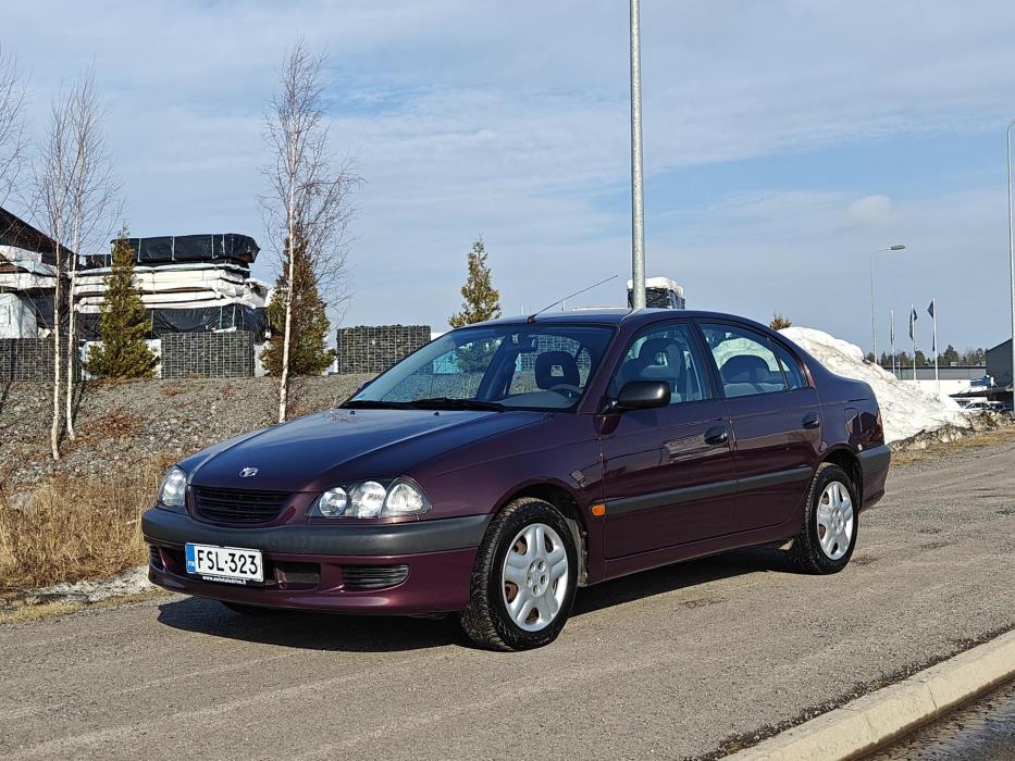 TOYOTA Avensis 2001