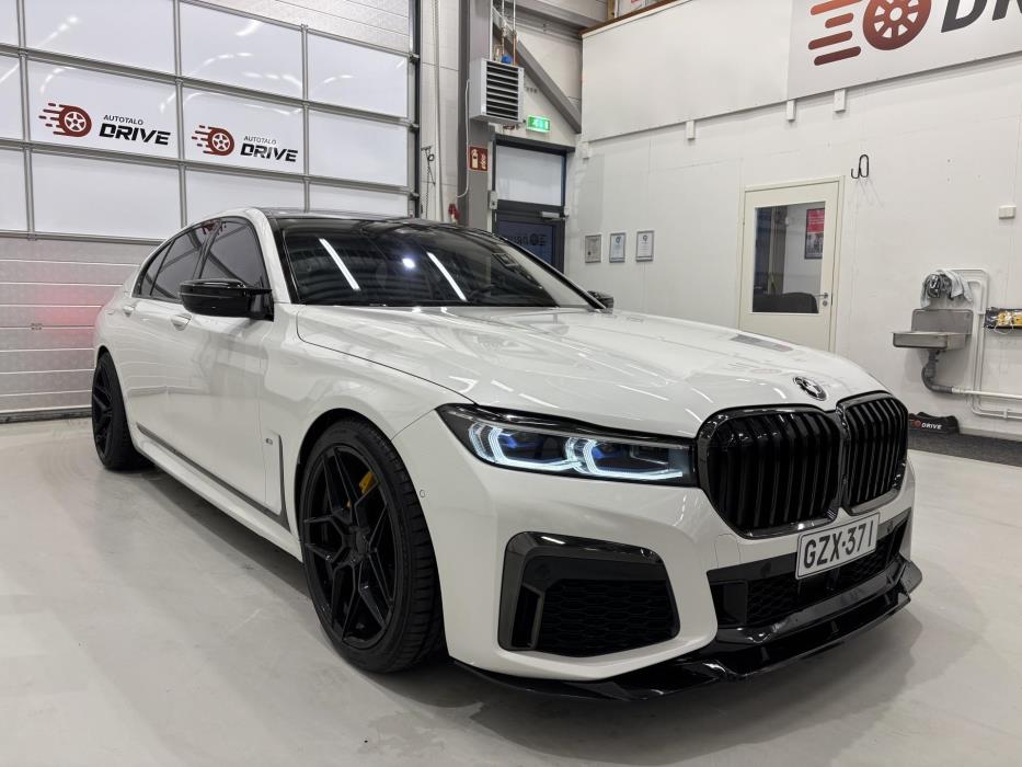 BMW 745 2020