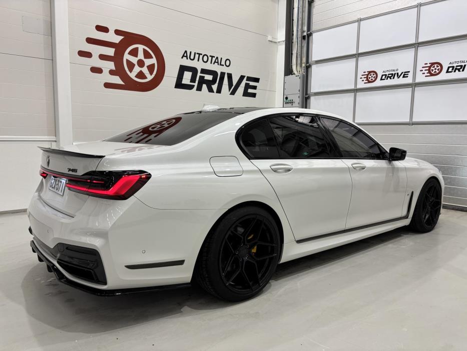 BMW 745 2020
