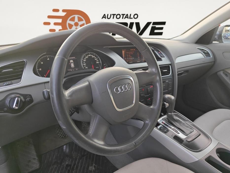 AUDI A4 2011