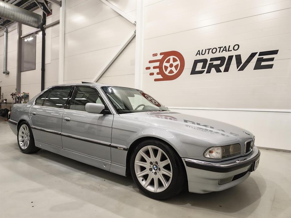 BMW 750 1995