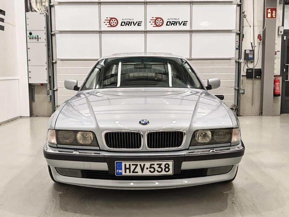 BMW 750 1995