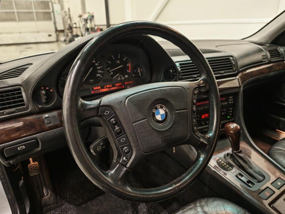 BMW 750 1995