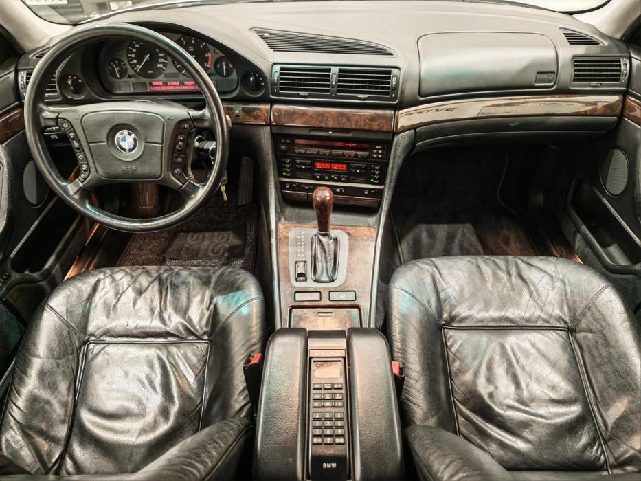 BMW 750 1995
