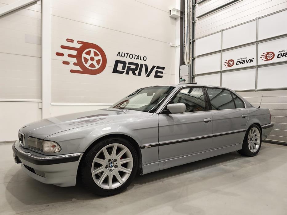 BMW 750 1995