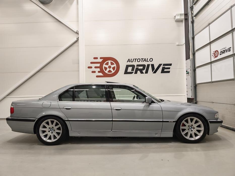BMW 750 1995