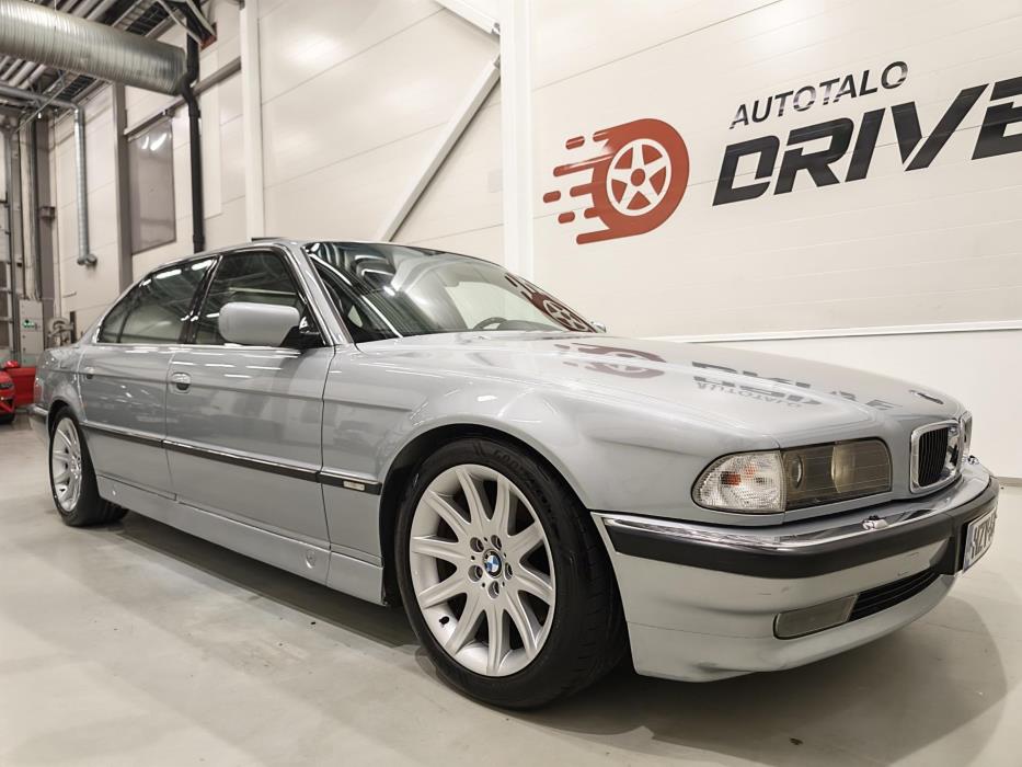 BMW 750 1995