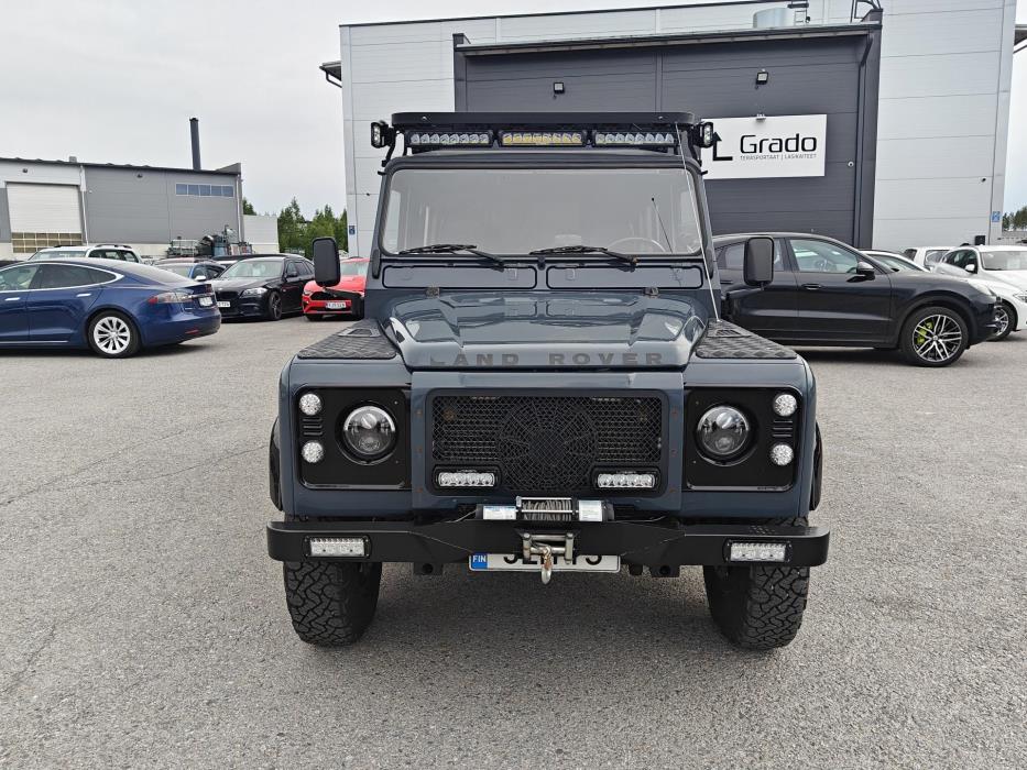 LAND ROVER Defender 2003