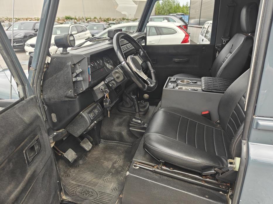 LAND ROVER Defender 2003