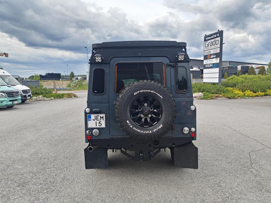 LAND ROVER Defender 2003