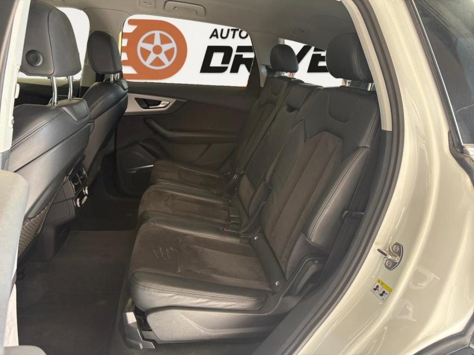 AUDI Q7 2017