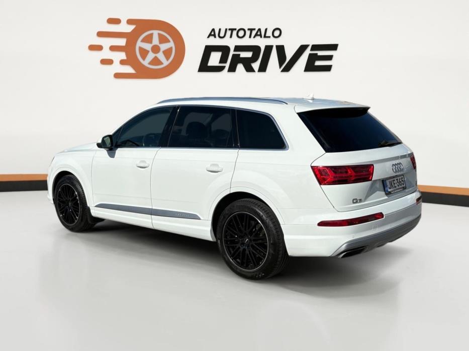 AUDI Q7 2017
