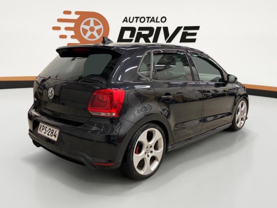 VOLKSWAGEN Polo 2011