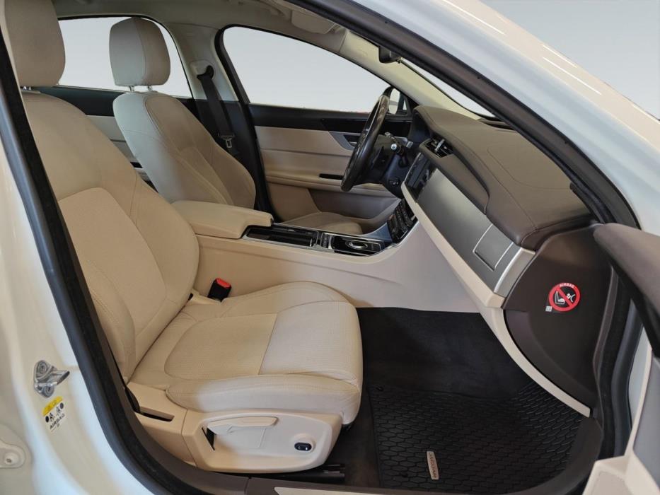 JAGUAR XF 2016