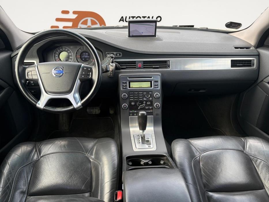 VOLVO V70 2010