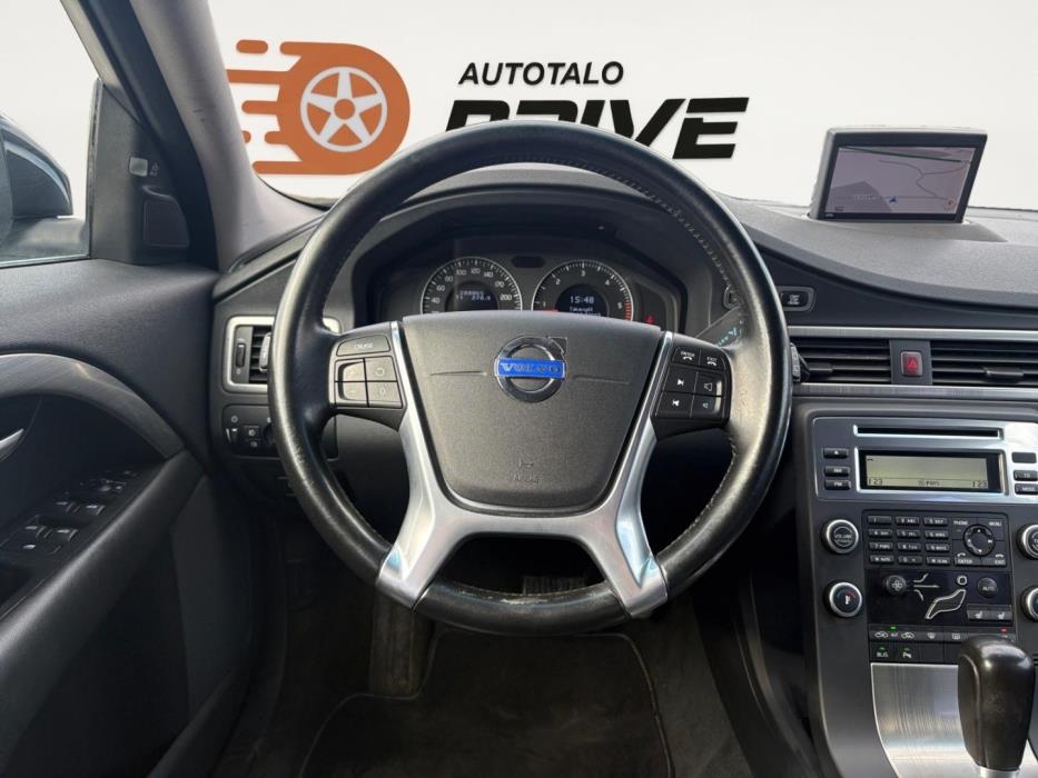 VOLVO V70 2010