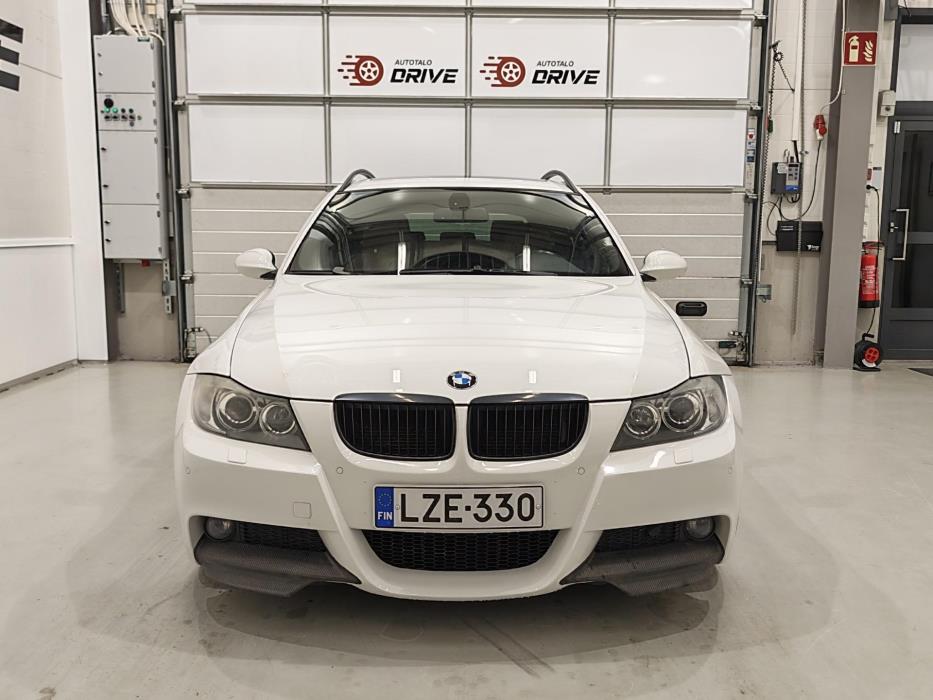 BMW 330 2008