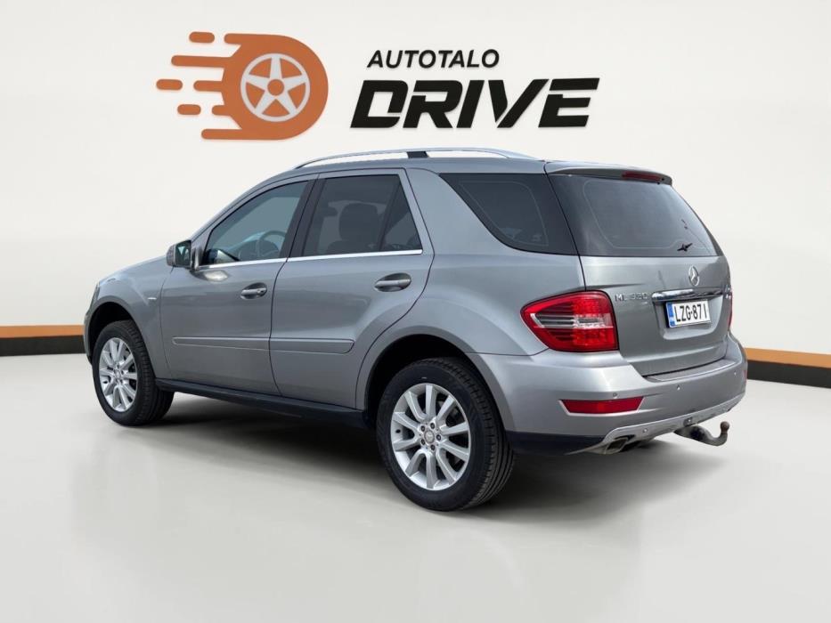 MERCEDES-BENZ ML 2011
