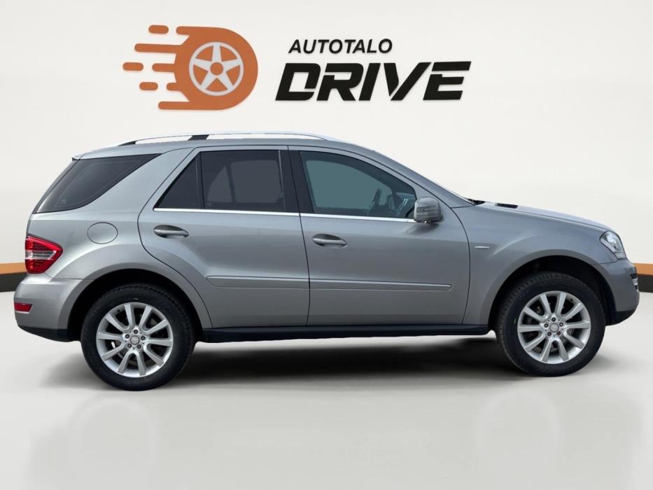 MERCEDES-BENZ ML 2011