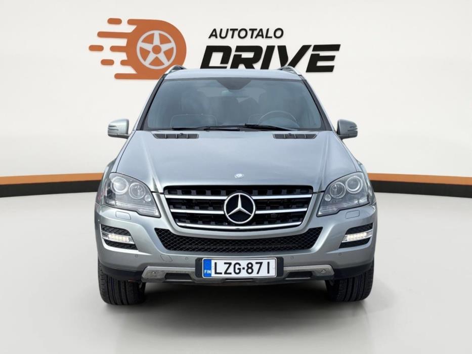 MERCEDES-BENZ ML 2011