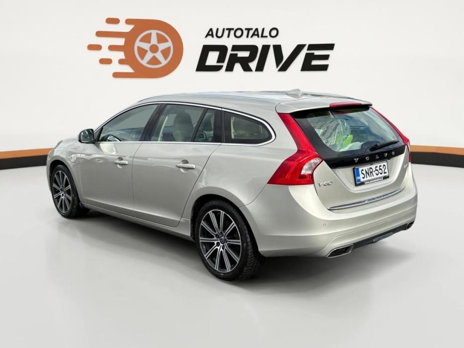 VOLVO V60 2017