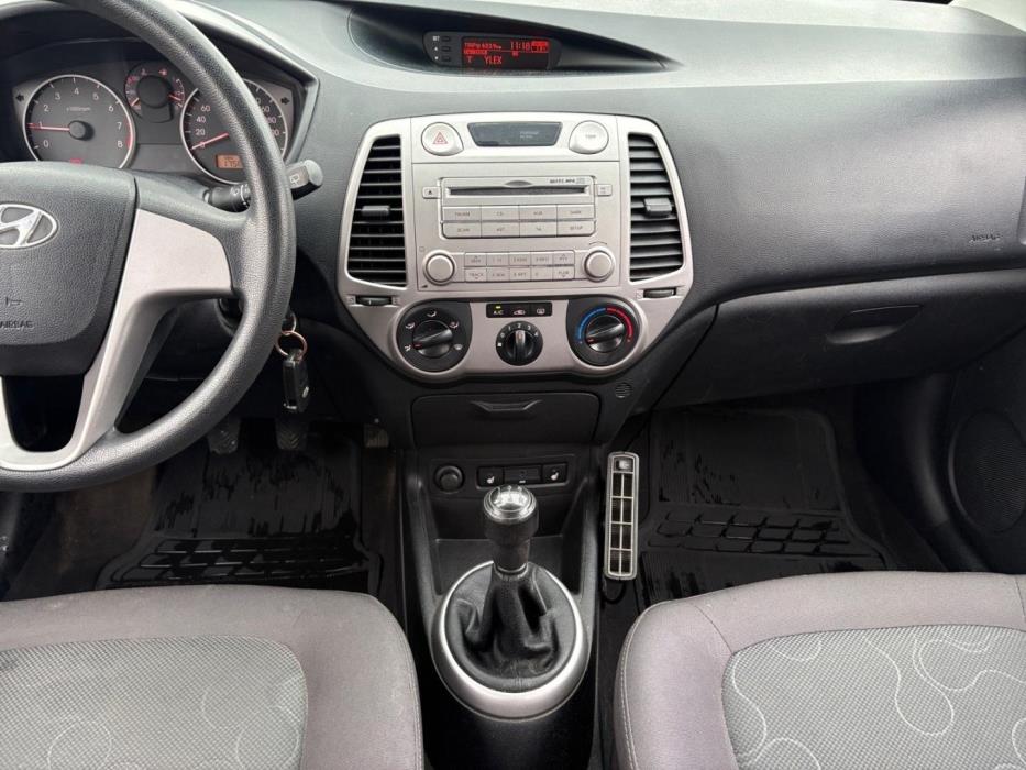 HYUNDAI i20 2010