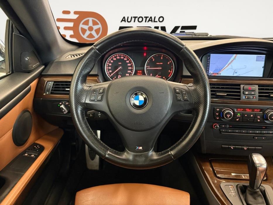 BMW 320 2011